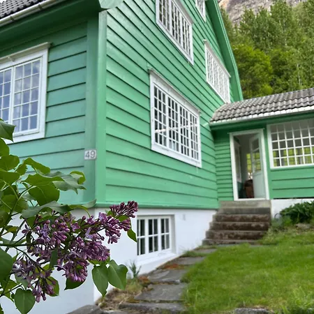 Villa The -